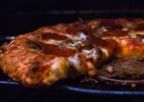 How to Use a Pizza Stone? Easy Recipes and Tips