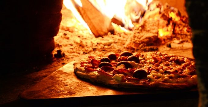 The Best Wood for Pizza Oven: Review and Comparison