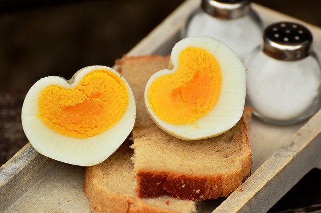 How to boil eggs in microwave? A step-by-step guide